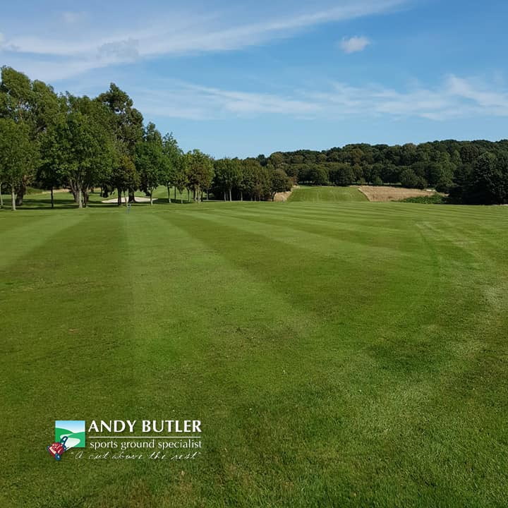 autumn-renovation-golf-green-maintenance-ferndown-august-2019-andy-butler-sports-ground-specialist-b0002
